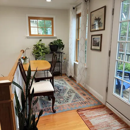 Elegant Cambridge Room A Short Walk To Harvard U Exterior photo